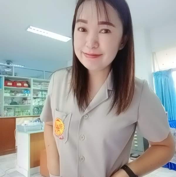 นางสาวแสงเดือน ศรีคำ