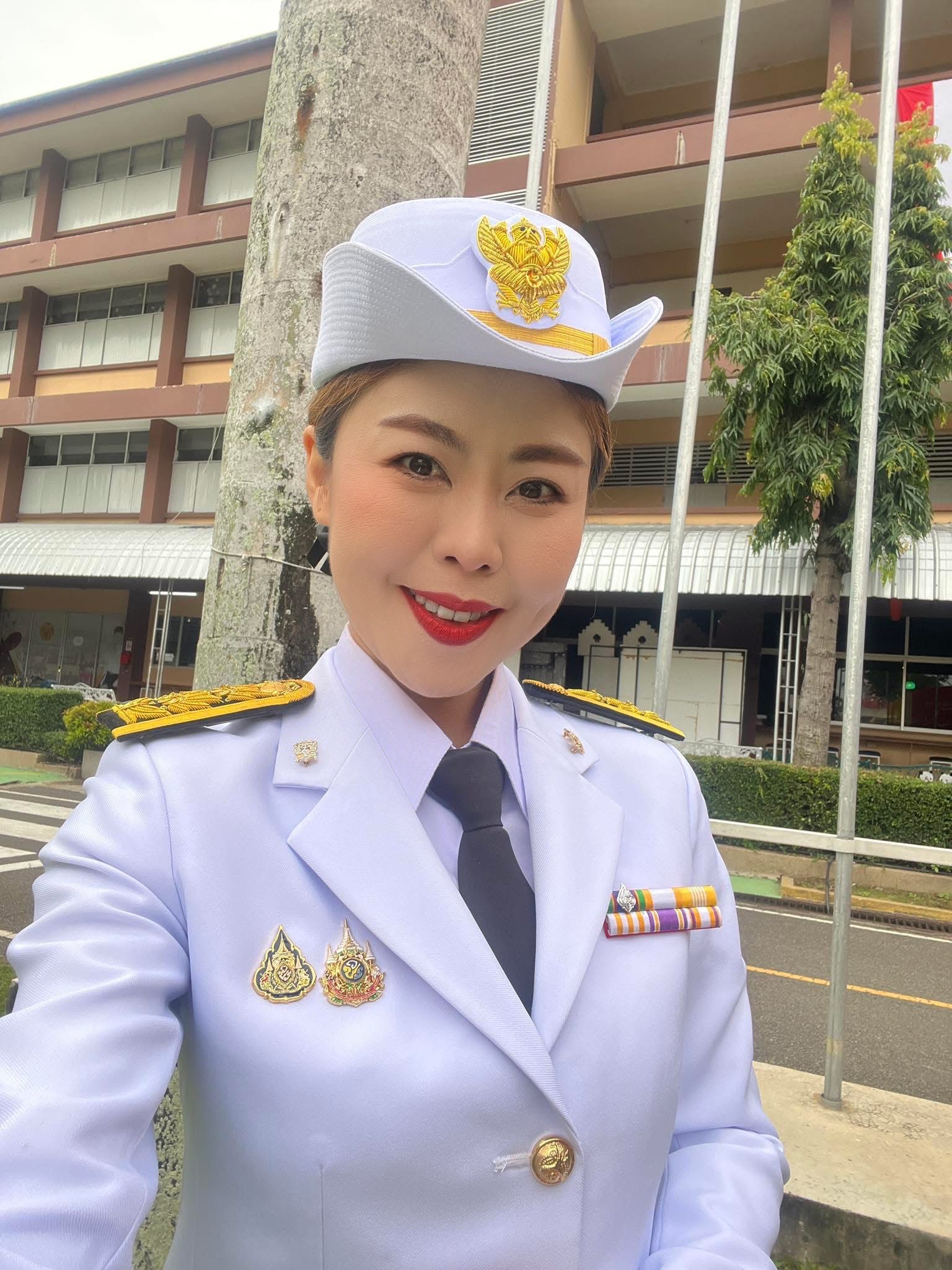 นางสาวปาริชาติ ใหม่จันทร์