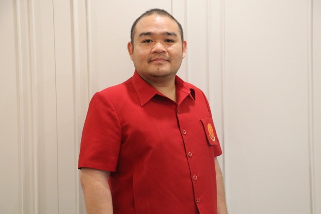 นายพงษ์ตะวัน แสงทอง
