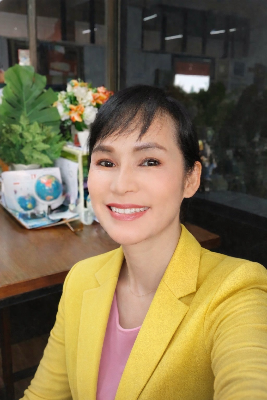 นางแพรวพรรณ โรจน์วัฒนาชัย